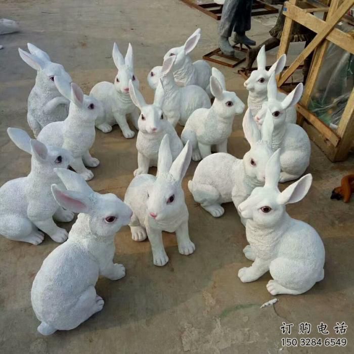 草地兔子雕塑廠家 公園擺件小品 戶外仿真兔子雕塑 草地兔子雕塑廠家 公園擺件小品 戶外仿真兔子雕塑
