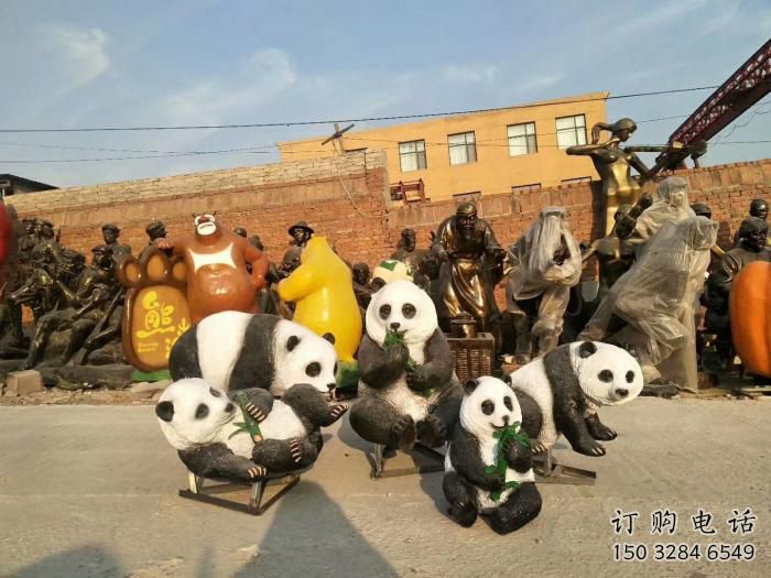 公園熊貓雕塑廠家 中式啞光小品 風(fēng)景區(qū)仿真熊貓雕塑