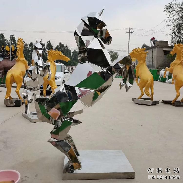 風景區(qū)馬雕塑廠家 中式室內(nèi)擺件 風景區(qū)抽象馬雕塑