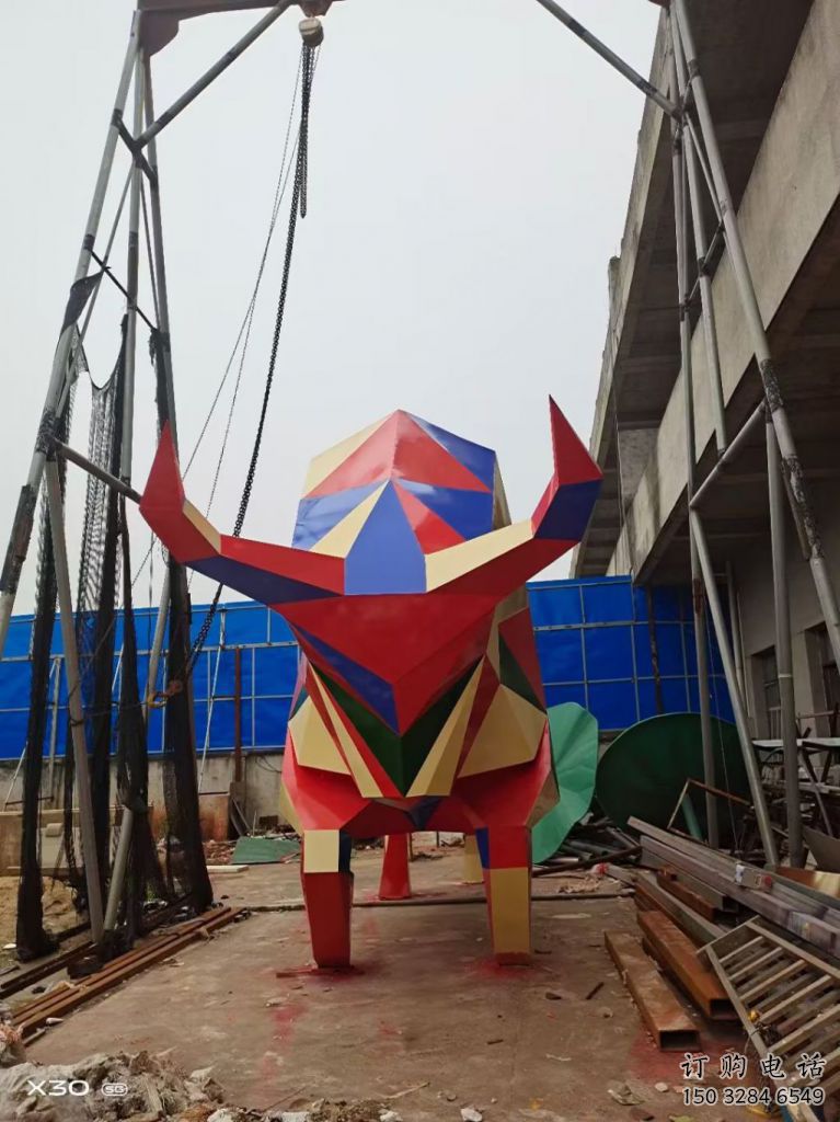 大門(mén)口牛雕塑廠(chǎng)家 歐式賓館擺件 風(fēng)景區(qū)抽象牛雕塑