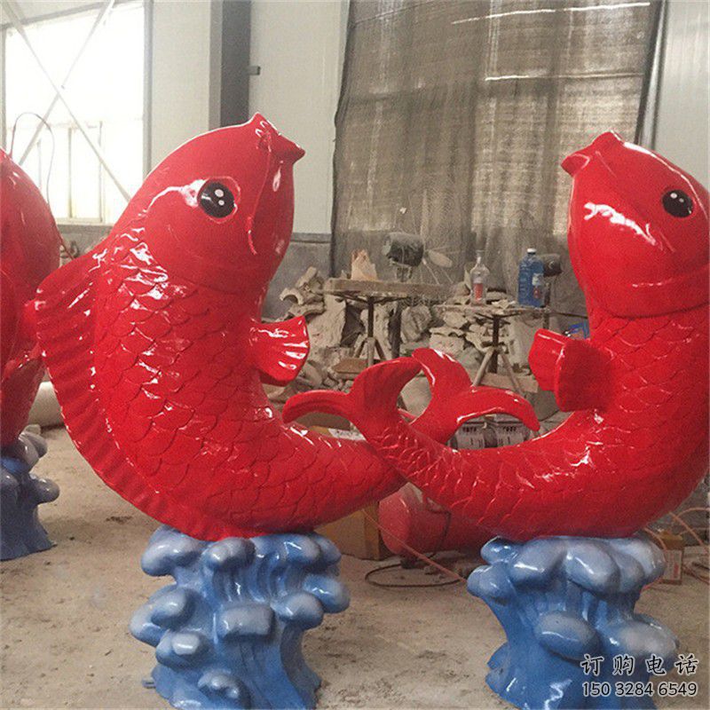 彩繪金魚(yú)雕塑廠家 卡通噴漆小品 幼兒園仿真金魚(yú)雕塑