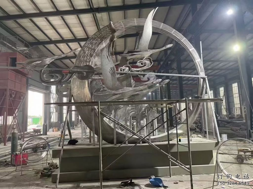 拉絲飛燕雕塑廠家 大型鏤空擺件 游樂(lè)場(chǎng)異形飛燕雕塑