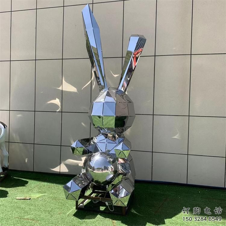 切面玉兔雕塑廠家 現(xiàn)代抽象擺件 商場幾何玉兔雕塑