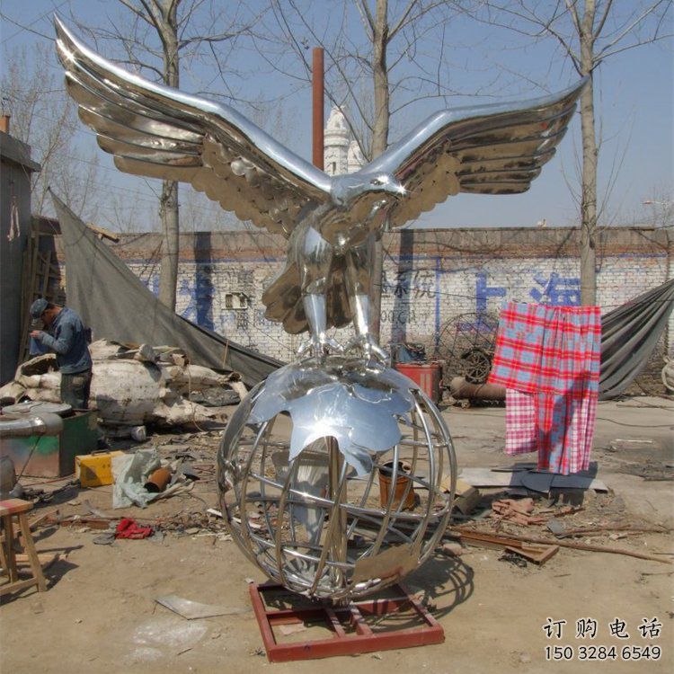 商場(chǎng)雄鷹雕塑廠家 中式戶外小品 酒店拉絲雄鷹雕塑