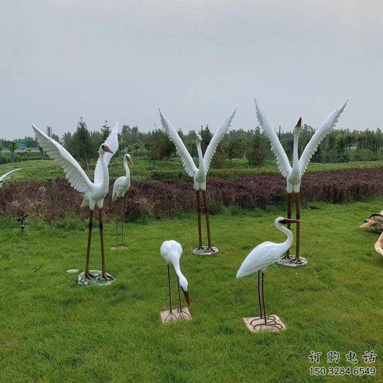 烤漆仙鶴雕塑廠家 戶外烤漆擺件 公園仿真仙鶴雕塑