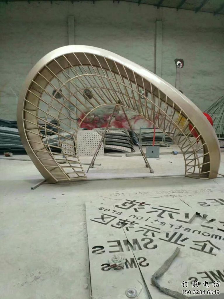 異形大門雕塑廠家 現(xiàn)代小品 公園不銹鋼大門雕塑生產(chǎn) 異形大門雕塑廠家 現(xiàn)代小品 公園不銹鋼大門雕塑生產(chǎn)