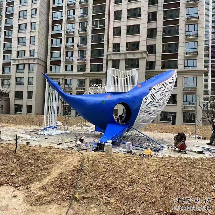 街道滑梯雕塑廠家 現(xiàn)代擺件 烤漆不銹鋼滑梯雕塑廠