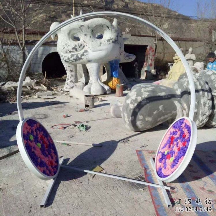異形耳麥雕塑廠家 現(xiàn)代公園小品 廣場(chǎng)不銹鋼耳麥雕塑定制 異形耳麥雕塑廠家 現(xiàn)代公園小品 廣場(chǎng)不銹鋼耳麥雕塑定制