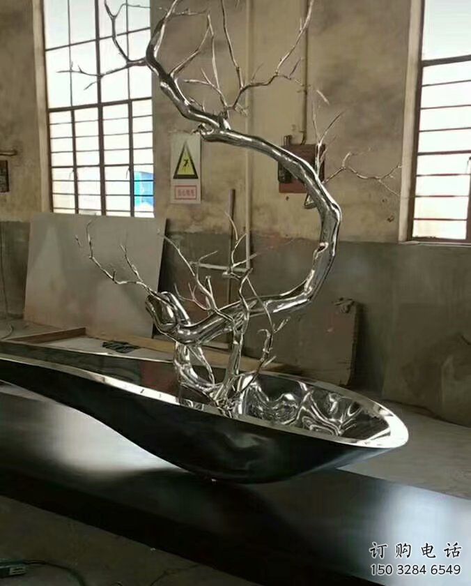 鏡面松樹(shù)雕塑廠家 大型擺件 創(chuàng)意不銹鋼松樹(shù)雕塑廠