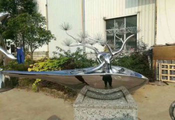 廣場松樹雕塑廠家 鏡面小品 仿真不銹鋼松樹雕塑廠