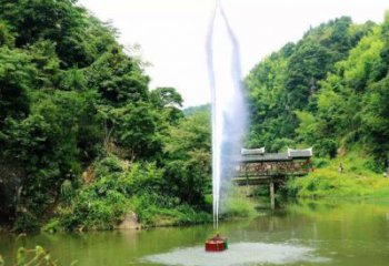噴泉雕塑廠家，高噴方式水景，不銹鋼高噴噴泉雕塑廠家