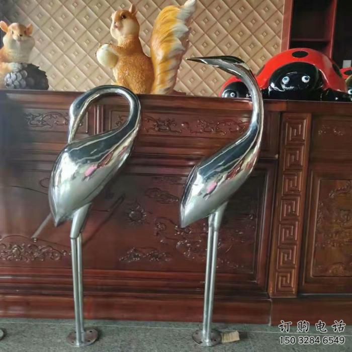 園林丹頂鶴雕塑 風景區(qū)不銹鋼仿真雕塑 廣場小品