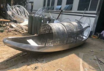 街道景觀雕塑選用廠(chǎng)家，鍛造帆船雕塑，鏡面效果