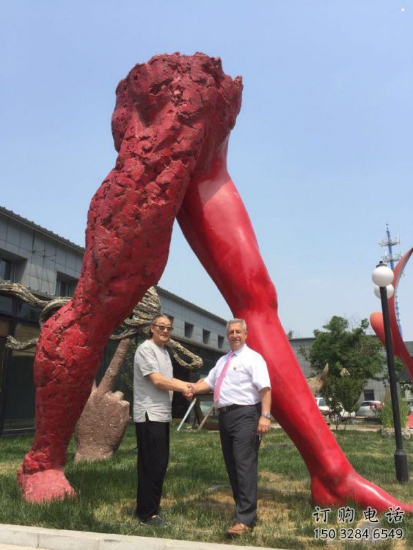 景觀人字雕塑選用，美陳雕塑，不銹鋼人字雕塑廠家展示