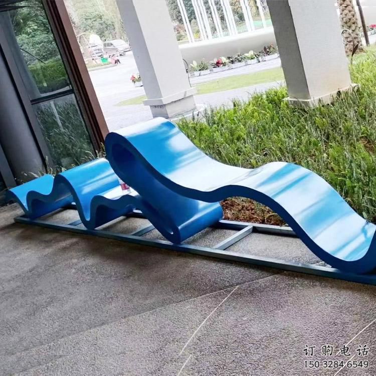 抽象造型坐凳雕塑，不銹鋼烤漆工藝效果