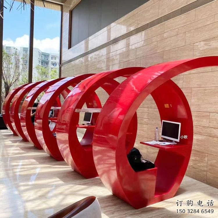 膠卷坐凳雕塑加工，現(xiàn)代美陳裝飾設(shè)計