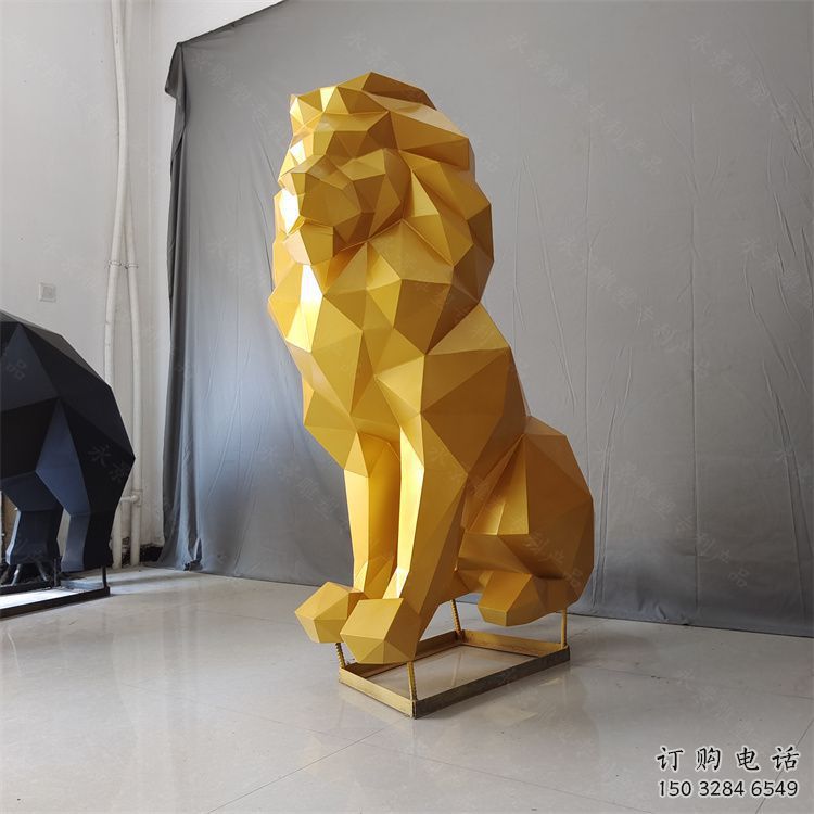 景觀獅子雕塑供應(yīng)，切面動物雕塑，不銹鋼獅子雕塑供求