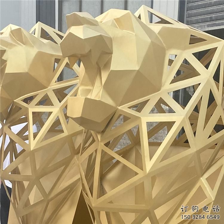 鍛鋼獅子雕塑選用，小區(qū)擺件，大型不銹鋼獅子雕塑公司