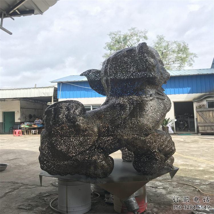 景區(qū)獅子雕塑供給，編織工藝雕塑，鋼絲獅子雕塑制作