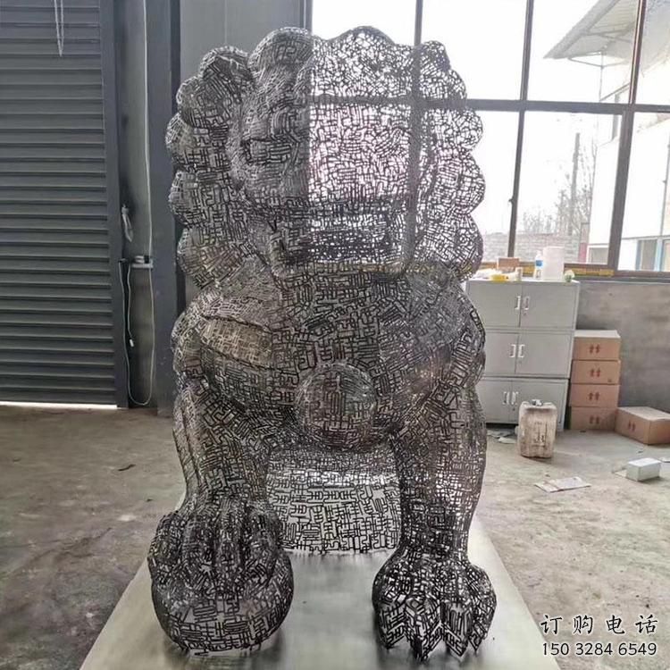鏤空獅子雕塑預(yù)定，城區(qū)小品，不銹鋼獅子雕塑制造商