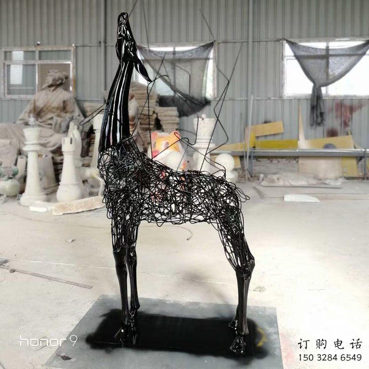 小鹿雕塑生產(chǎn)，透雕系列，鏤空鋼絲小鹿雕塑生產(chǎn)商