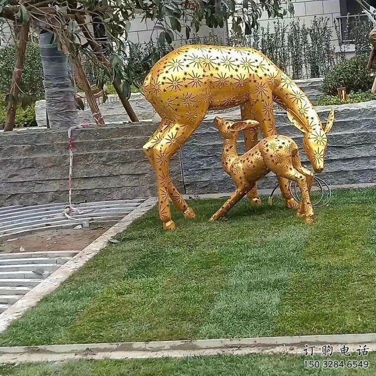 小鹿雕塑展品，透雕工藝，戶外鏤空小鹿雕塑精品