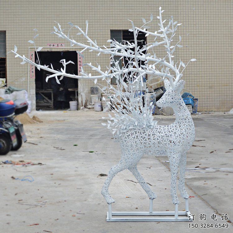 鏤空梅花鹿雕塑標(biāo)準(zhǔn)，彩鋼制作，鏤空工藝動(dòng)物雕塑優(yōu)價(jià)