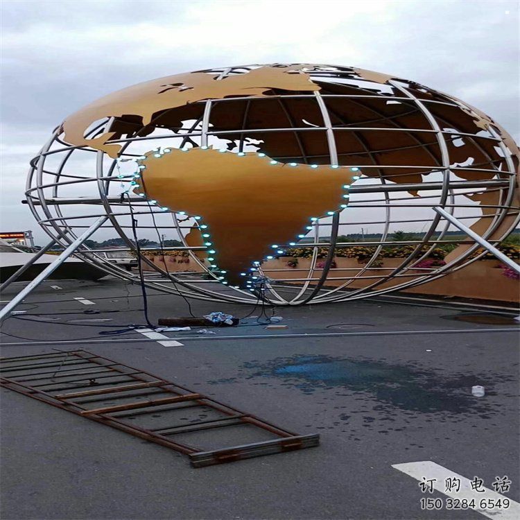 地球儀雕塑展品，景觀概念，鏤空鏡面地球儀雕塑優(yōu)選
