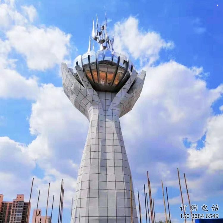 制造地球儀雕塑廠家，鋼管組合，手托地球儀雕塑制作