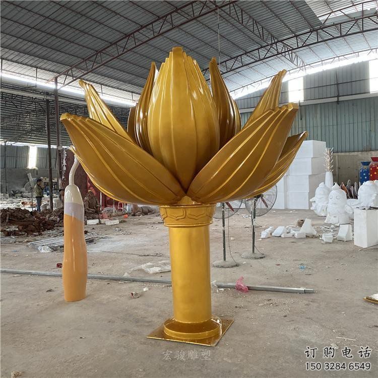 金蓮花雕塑訂做廠家，室外軟裝，不銹鋼金蓮花雕塑供應(yīng)
