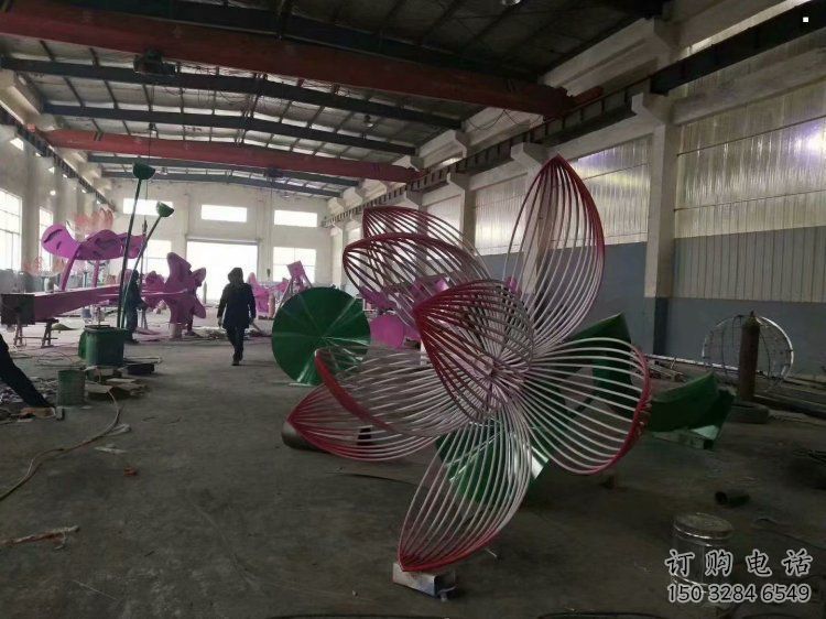 鏤空蓮花雕塑指用，小區(qū)雕塑，廣場燈光蓮花雕塑制作
