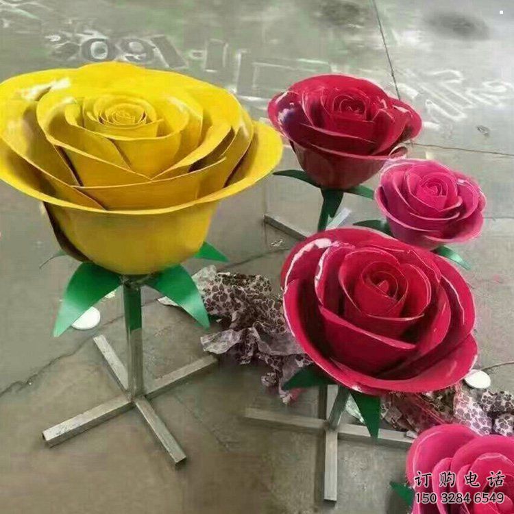 月季雕塑制造，城區(qū)小品，烤漆月季花朵雕塑提供