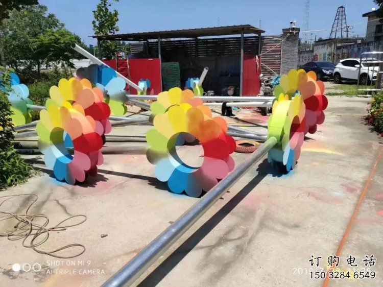 金銀花雕塑定價(jià)，街頭雕塑，不銹鋼金銀花雕塑制作廠家