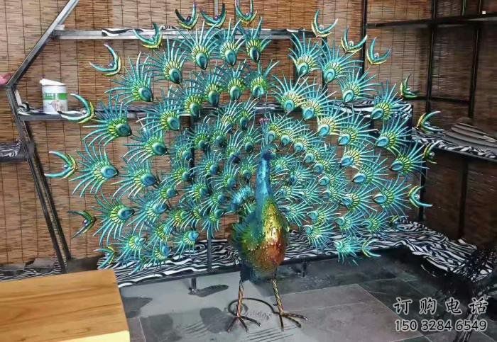 孔雀開(kāi)屏雕塑廠家，彩繪仿真造型，不銹鋼孔雀雕塑