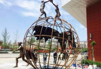 地球儀雕塑供應(yīng)，地標擺件，地球儀人物雕塑制造廠家