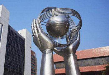 地球儀雕塑定做，小區(qū)擺件，鏡面手托地球儀雕塑制作
