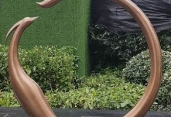 鳳凰雕塑供求，景區(qū)案例，不銹鋼圓環(huán)鳳凰雕塑廠家