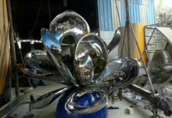 金屬荷花雕塑制作廠家，陸地?cái)[件，鏡面荷花雕塑制造商