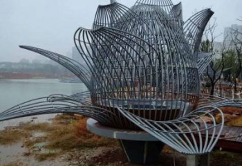 鏤空蓮花雕塑廠家，景區(qū)雕塑，景觀燈光蓮花雕塑指用