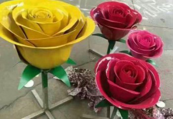月季雕塑制造，城區(qū)小品，烤漆月季花朵雕塑提供