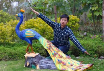 彩繪孔雀雕塑觀賞型，公園小品，別墅仿真孔雀雕塑廠家