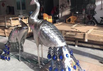 制作藝術(shù)孔雀雕塑廠家，鏡面工藝，不銹鋼孔雀雕塑預(yù)定