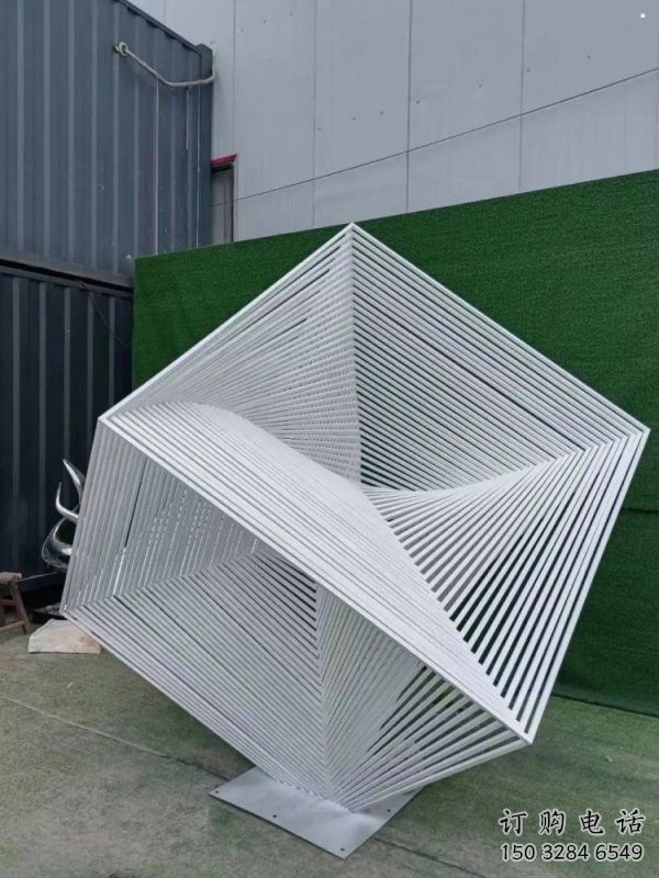 立方體雕塑服務(wù)商，街道標(biāo)識(shí)，鏤空立方體雕塑定制