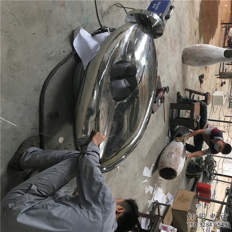 鏡面球雕塑定做，小區(qū)雕塑，不銹鋼球雕塑制造商