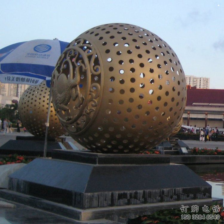 鏤空球雕塑點(diǎn)擊，圓雕體系，烤漆鏤空球雕塑標(biāo)準(zhǔn)
