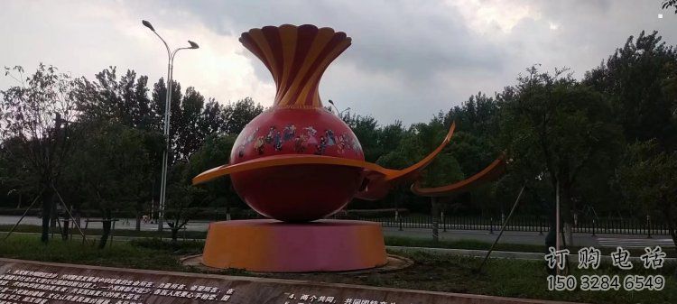 廣場花瓶雕塑訂做，城市雕塑，玻璃鋼花瓶雕塑工程