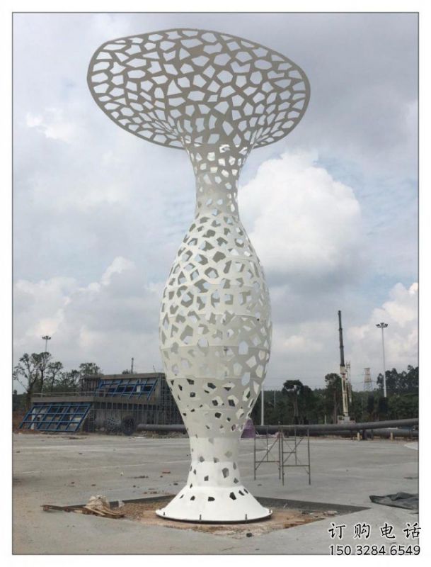 花瓶雕塑制作，城市裝飾，不銹鋼鏤空花瓶雕塑標(biāo)準(zhǔn)