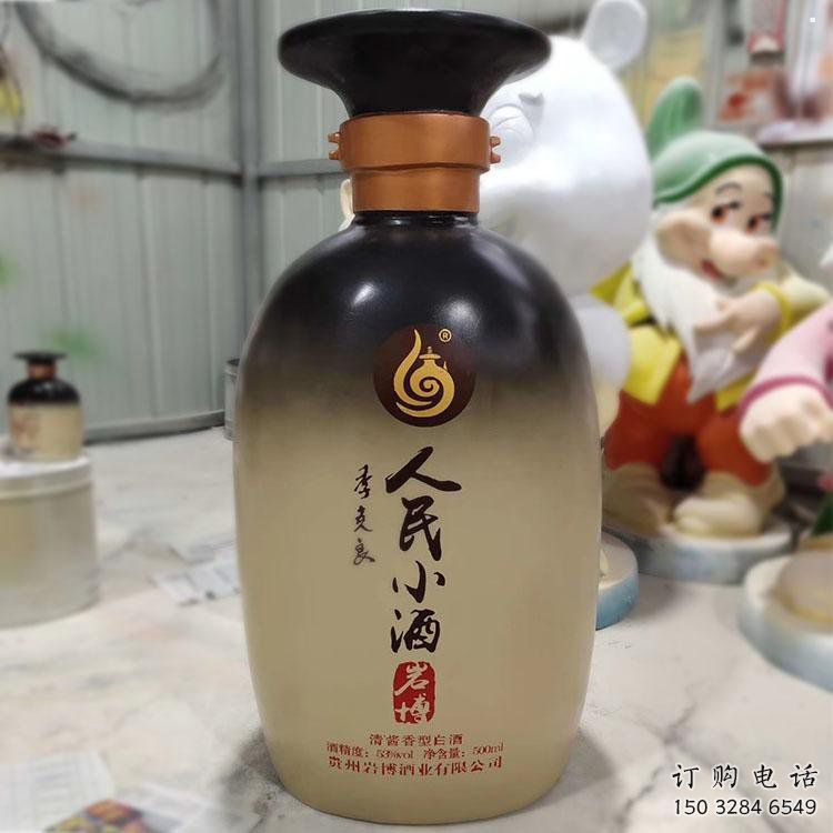 酒瓶雕塑服務(wù)商，美陳雕塑，玻璃鋼酒瓶雕塑精選