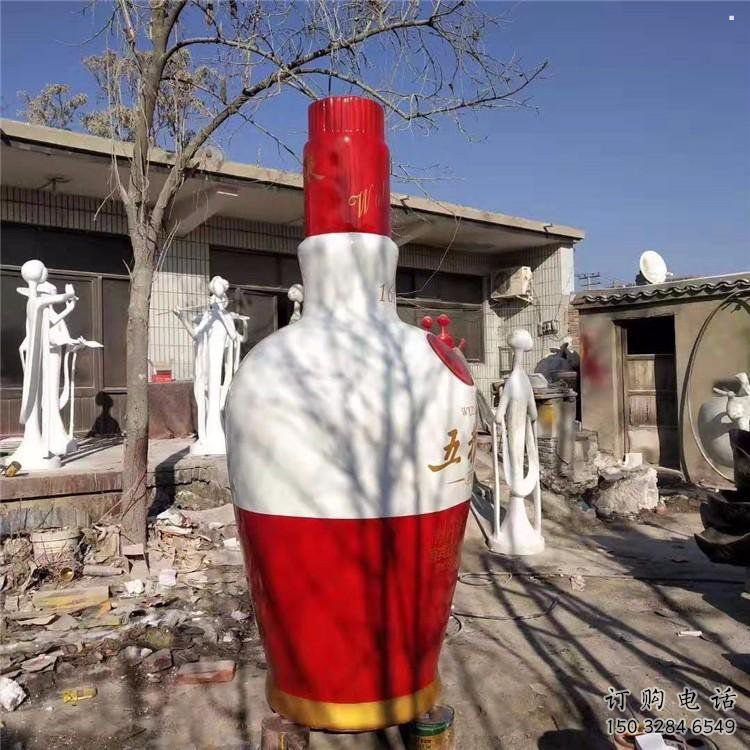 酒瓶雕塑精品，景觀雕塑，房地產(chǎn)玻璃鋼酒瓶雕塑生產(chǎn)商