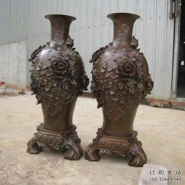 銅花瓶雕塑供應(yīng)，城市裝飾，彩色銅花瓶雕塑優(yōu)選